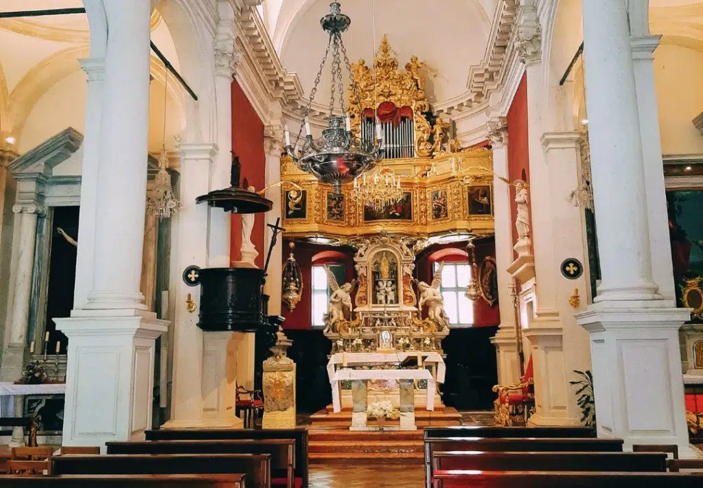 Blaise church indoors