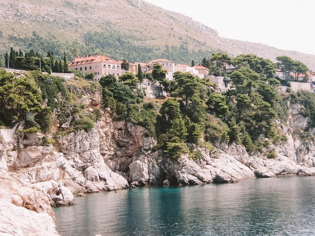 Hidden beach of Boninovo with nice cliff jumping spots