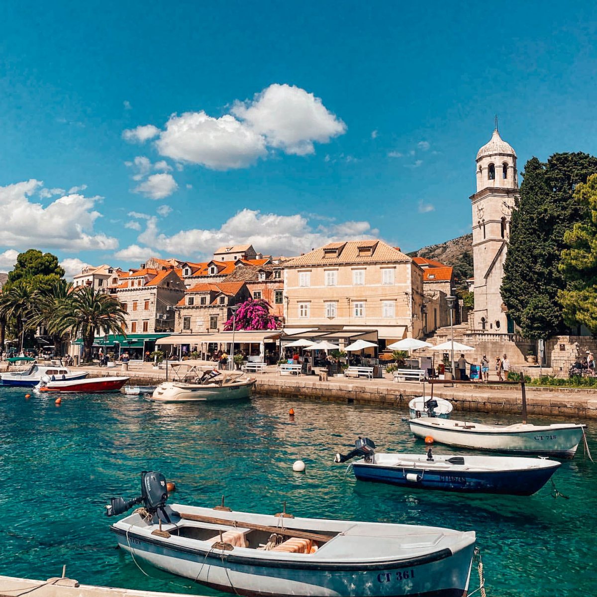 Today Cavtat is a charming seaside resort. It has rich history, it is old Épidaure of the Greeks, thrived at the time of Romans and in Dubrovnik Republic.