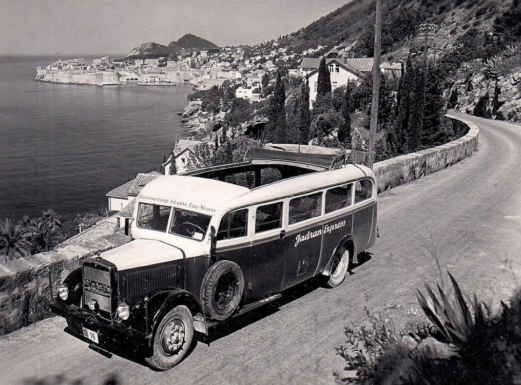 dubrovnik tourist bus