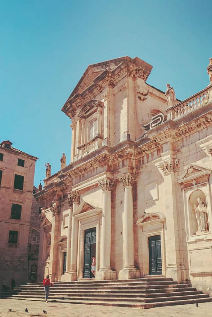 Front face featuring entrences and pillars of the cathedral