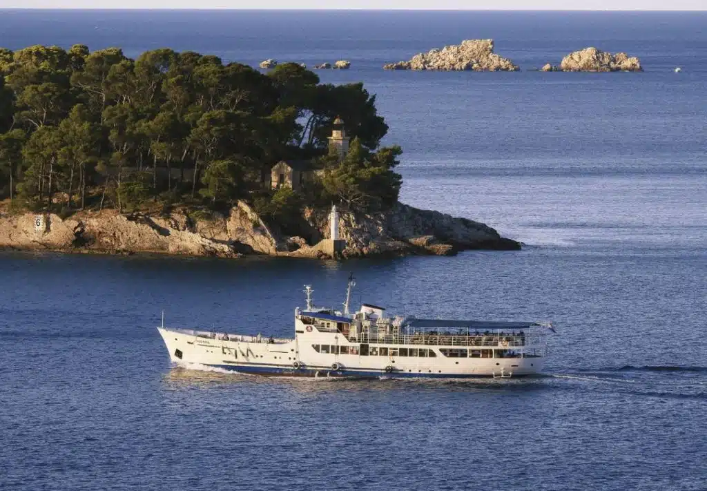 Postira passenger boat sailing near daksa island